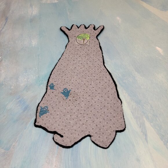 Whimsical Ghost Tufted Rug with Crown – Handmade Statement Piece Ghost #3 - Picture 3 of 6